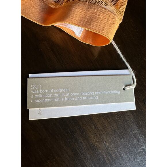 SKIN WORLDWIDE Odelyn Triangle Bra NWT Small NEW - Picture 4 of 10